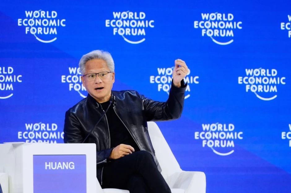 Jensen Huang: 'Nên thử AI trước khi phán xét' Jensen Huang: 'Nên thử AI trước khi phán xét'