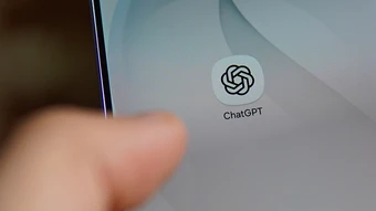 Người dùng phàn nàn mô hình của OpenAI tự xóa dữ liệu