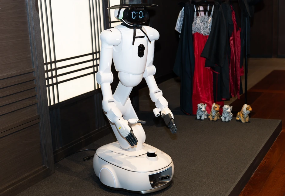 Thiết bị cục mịch của LG bóc trần ngành robot hình người Trung Quốc Thiết bị cục mịch của LG bóc trần ngành robot hình người Trung Quốc