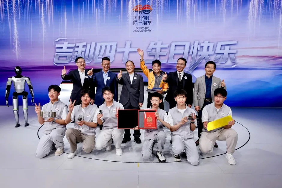 Trung Quốc 'săn' nhân tài AI từ bậc trung học Trung Quốc 'săn' nhân tài AI từ bậc trung học