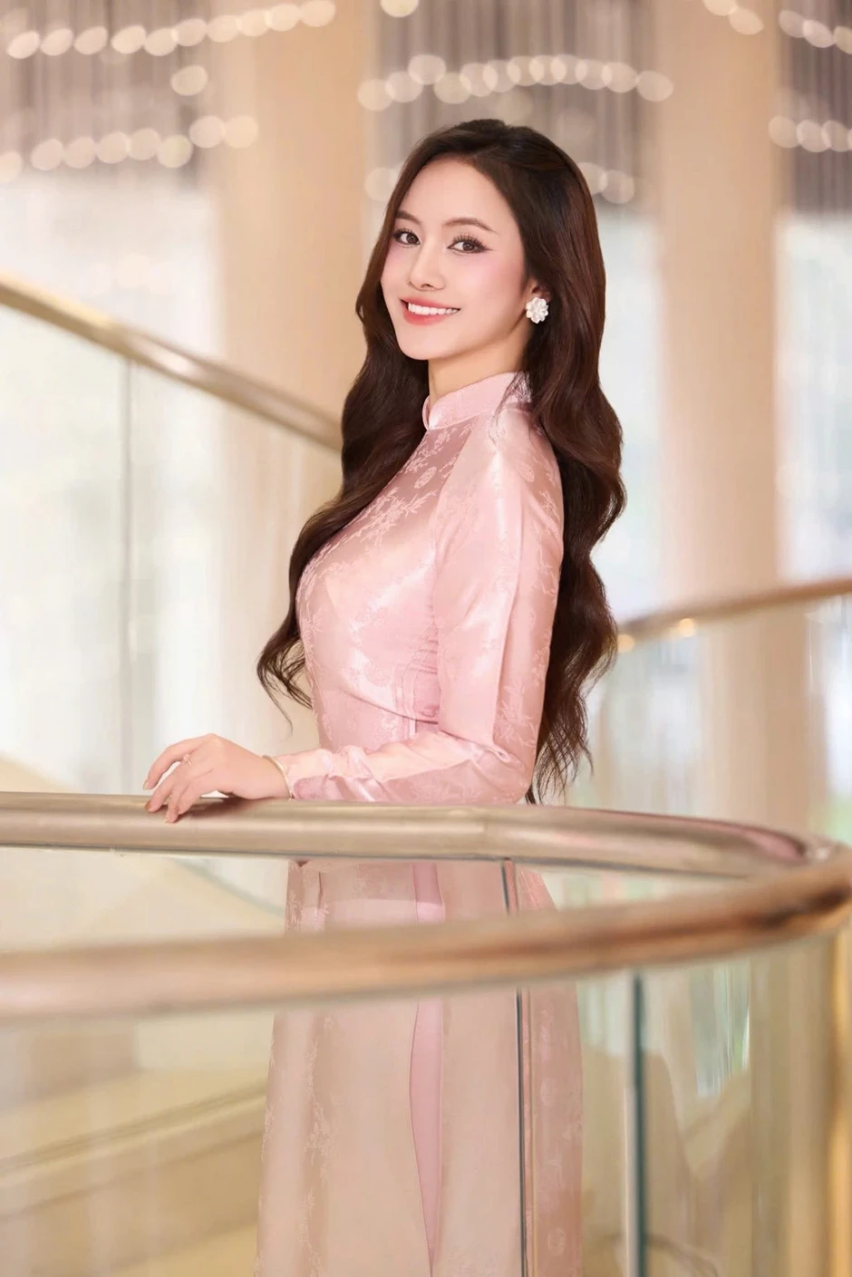 “Ám ảnh tháng Tư”: Ca khúc khiến người nghe lặng đi giữa mùa hoa loa kèn “Ám ảnh tháng Tư”: Ca khúc khiến người nghe lặng đi giữa mùa hoa loa kèn