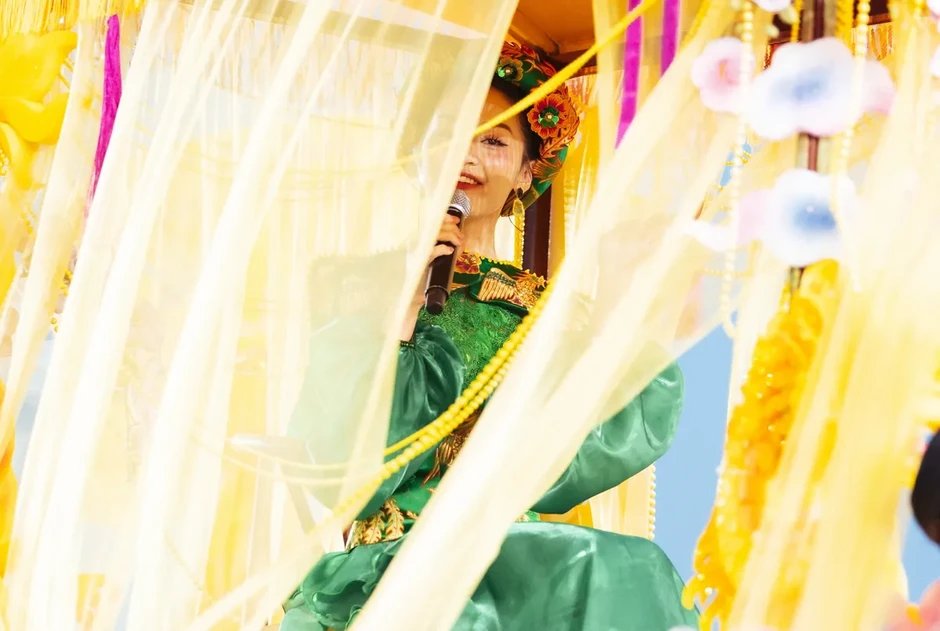 “Cô gái Dân ca” Minh Ngọc đưa dân ca lên sân khấu concert hiện đại “Cô gái Dân ca” Minh Ngọc đưa dân ca lên sân khấu concert hiện đại