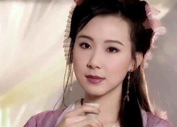 “Đệ nhất mỹ nhân showbiz” từng đánh bại Trang Pháp: Giọng ngọt gợi nhớ cả thanh xuân “Đệ nhất mỹ nhân showbiz” từng đánh bại Trang Pháp: Giọng ngọt gợi nhớ cả thanh xuân