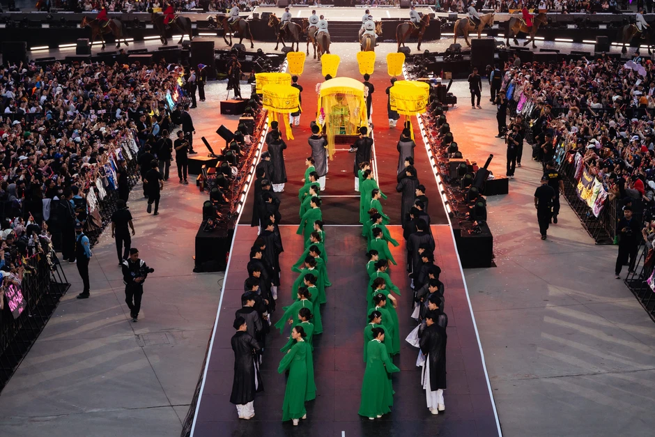"Ngọc nữ quan họ” Minh Ngọc tái hiện lễ hội Bắc Bộ trên sân khấu lớn "Ngọc nữ quan họ” Minh Ngọc tái hiện lễ hội Bắc Bộ trên sân khấu lớn