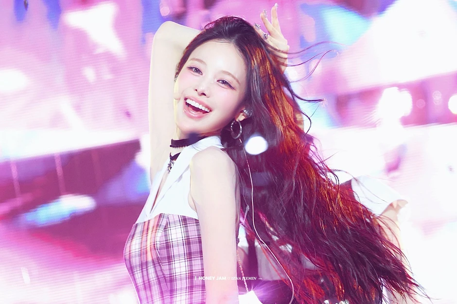 "Tổ hợp kỳ quan nhan sắc" mới của showbiz: Mỹ nhân đẹp nhất thế giới "chặt đẹp" mọi khung hình! "Tổ hợp kỳ quan nhan sắc" mới của showbiz: Mỹ nhân đẹp nhất thế giới "chặt đẹp" mọi khung hình!