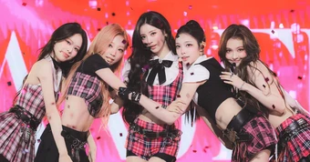 "Tổ hợp kỳ quan nhan sắc" mới của showbiz: Mỹ nhân đẹp nhất thế giới "chặt đẹp" mọi khung hình!