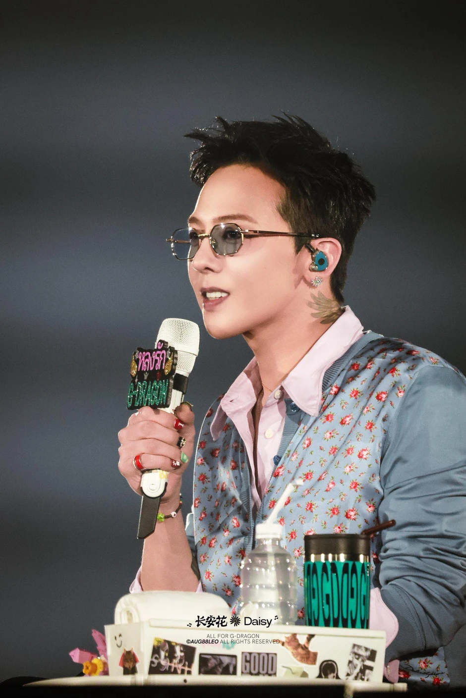 1 động thái của G-DRAGON khiến làng nhạc dậy sóng, thể hiện rõ thái độ với T.O.P