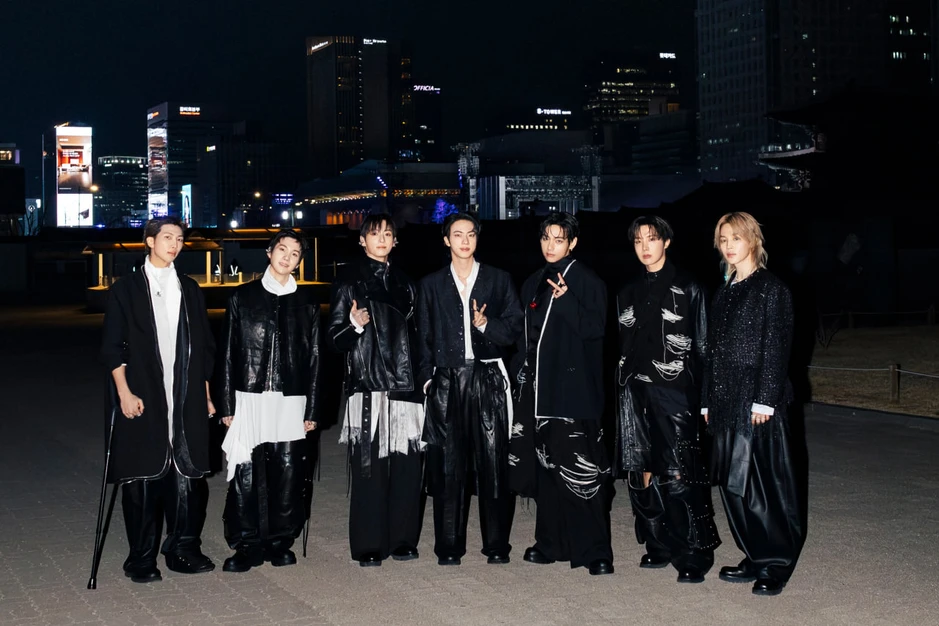 18.4 triệu người xem trực tuyến, 2.6 tỷ lượt tương tác và màn “đốt tiền” giúp BTS giữ vị thế độc tôn 18.4 triệu người xem trực tuyến, 2.6 tỷ lượt tương tác và màn “đốt tiền” giúp BTS giữ vị thế độc tôn