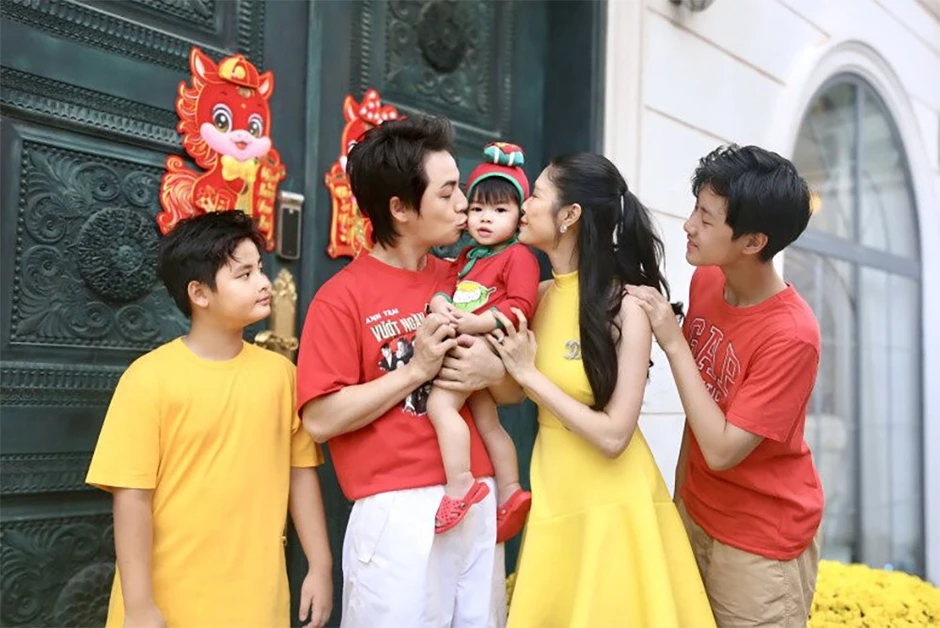 2 nam ca sĩ sinh con một bề: Người làm bạn với vợ cũ, người hạnh phúc gần 20 năm 2 nam ca sĩ sinh con một bề: Người làm bạn với vợ cũ, người hạnh phúc gần 20 năm