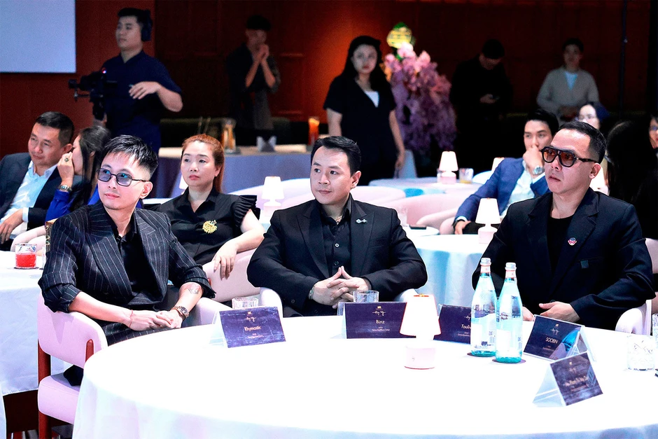 2 nghệ sĩ quốc tế từng giành Grammy đến Việt Nam biểu diễn cùng Soobin, Binz 2 nghệ sĩ quốc tế từng giành Grammy đến Việt Nam biểu diễn cùng Soobin, Binz