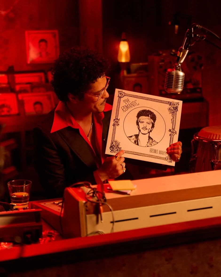 Album “The Romantic”: Khi Bruno Mars chọn sự quyến rũ quen thuộc thay vì mạo hiểm Album “The Romantic”: Khi Bruno Mars chọn sự quyến rũ quen thuộc thay vì mạo hiểm