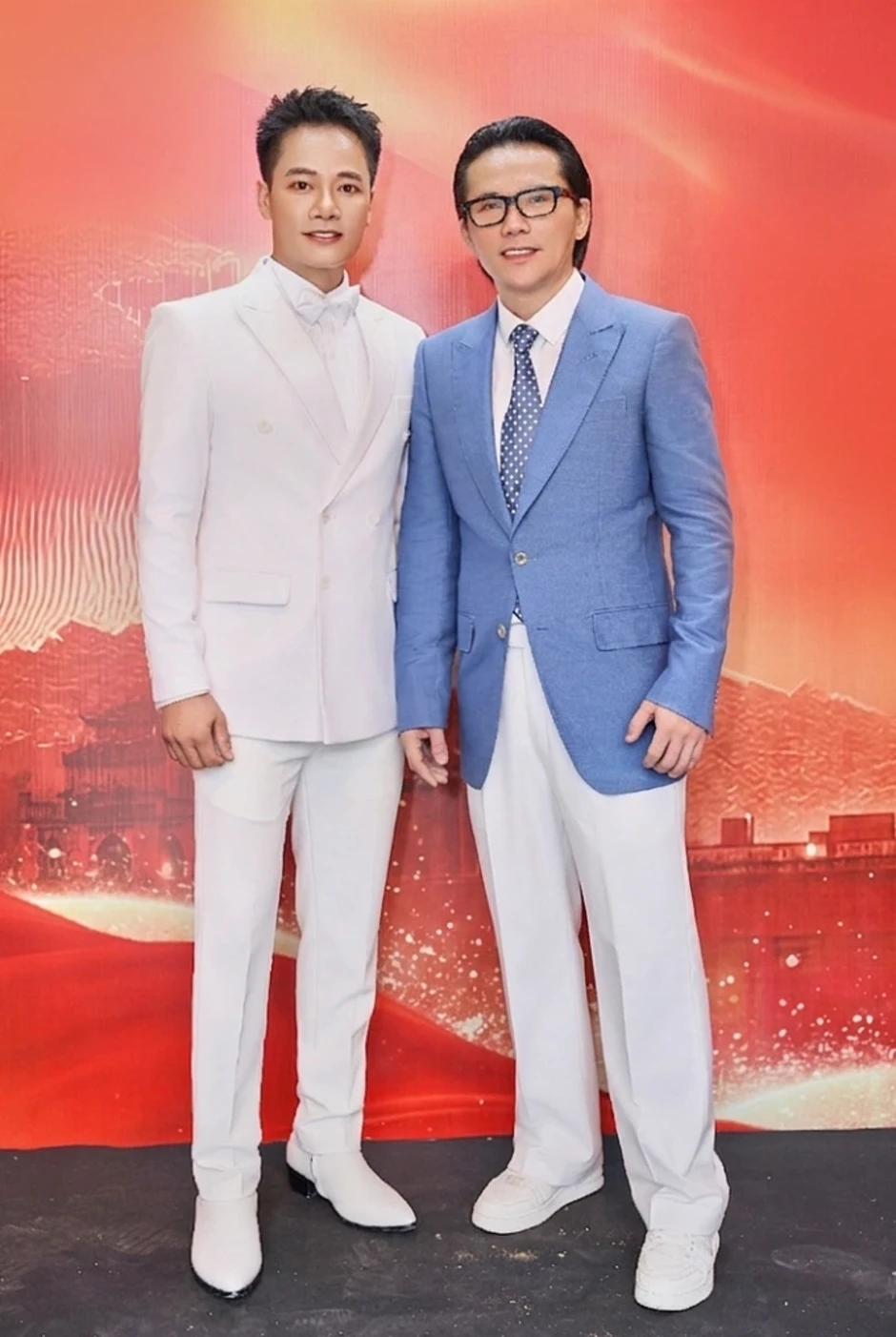 Anh Quân Idol ra mắt MV 'Việt Nam khúc kiêu hùng' Anh Quân Idol ra mắt MV 'Việt Nam khúc kiêu hùng'