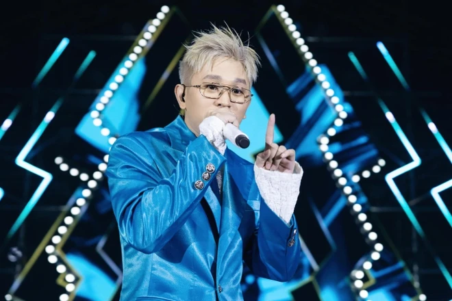 B Ray xây dựng sự nghiệp bằng những lời xin lỗi B Ray xây dựng sự nghiệp bằng những lời xin lỗi