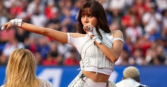 Bị nói "lạc quẻ" tại World Cup 2026, Lisa vẫn thu về khoảng 317 tỷ đồng