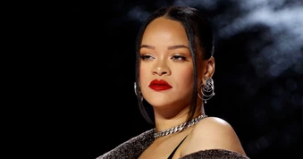 Biệt thự triệu USD của nữ ca sĩ tỷ phú Rihanna bị tấn công bằng súng