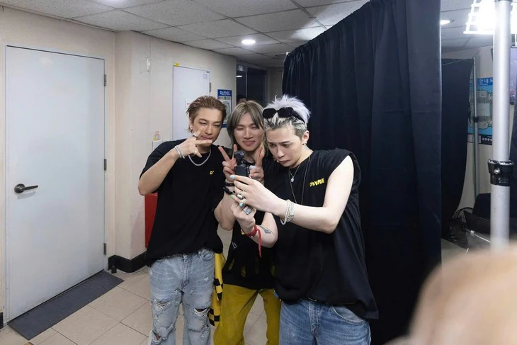 Big Bang tổ chức world tour kỷ niệm 20 năm, fan nhắc 'đừng quên Việt Nam nha' Big Bang tổ chức world tour kỷ niệm 20 năm, fan nhắc 'đừng quên Việt Nam nha'