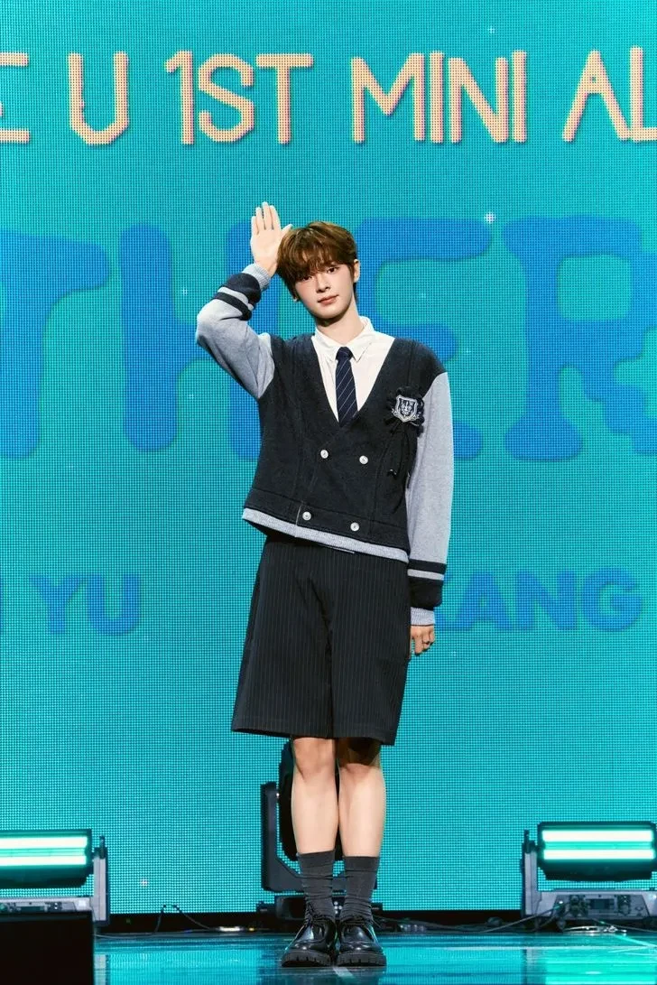 Bộ đôi K-pop FLARE U ra mắt với album đầu tay “YOUTH ERROR” Bộ đôi K-pop FLARE U ra mắt với album đầu tay “YOUTH ERROR”