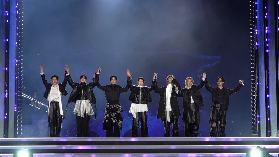 BTS: Chạy show xuyên lục địa để làm nên lịch sử World Cup, được kỷ lục Guinness vinh danh BTS: Chạy show xuyên lục địa để làm nên lịch sử World Cup, được kỷ lục Guinness vinh danh