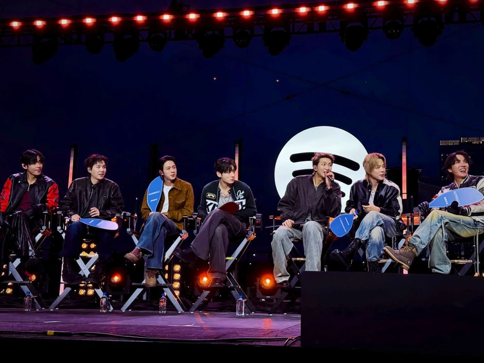 BTS đẹp trai xuất ngoại, Jung Kook bắn tiếng Anh thả thính cực mượt ở Mỹ BTS đẹp trai xuất ngoại, Jung Kook bắn tiếng Anh thả thính cực mượt ở Mỹ