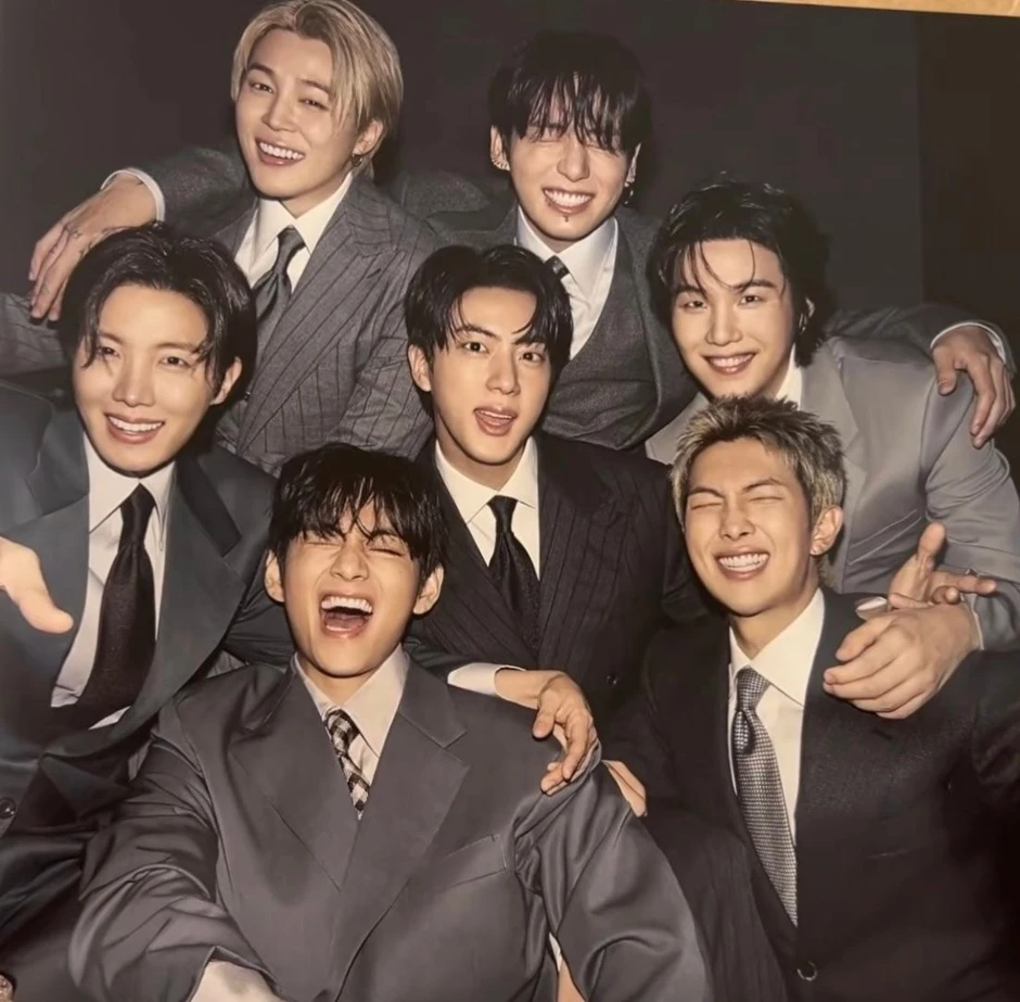 BTS "hóa thần", đội cả cơn mưa lớn mở màn World Tour lớn nhất lịch sử! BTS "hóa thần", đội cả cơn mưa lớn mở màn World Tour lớn nhất lịch sử!
