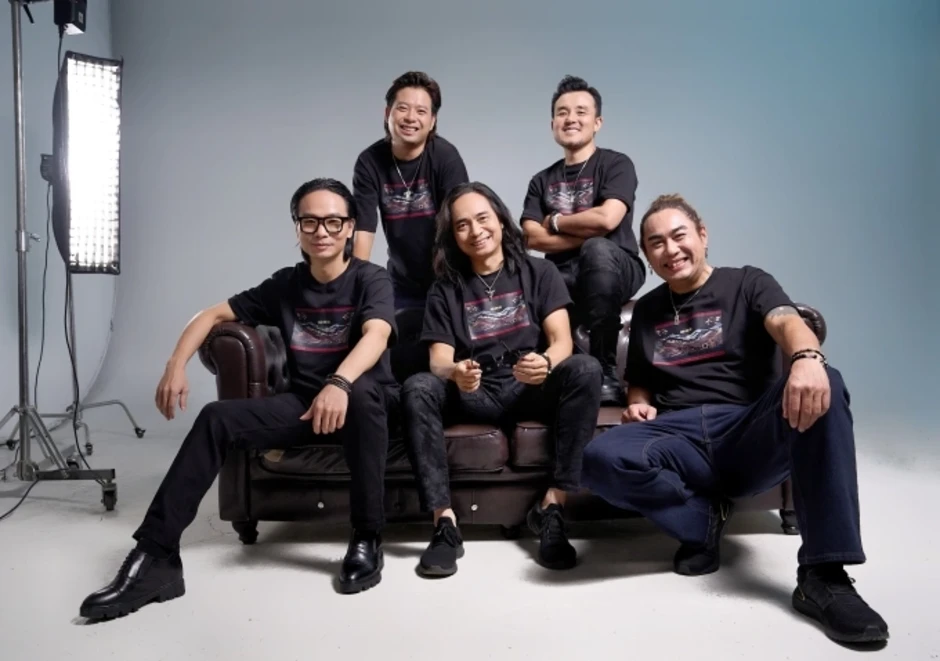 Bức Tường làm mới bài dân ca 'Inh lả ơi' Bức Tường làm mới bài dân ca 'Inh lả ơi'
