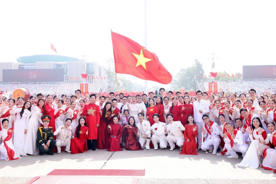 Ca khúc về 7 tráng sĩ hộ giá vua Đinh gây chú ý Ca khúc về 7 tráng sĩ hộ giá vua Đinh gây chú ý