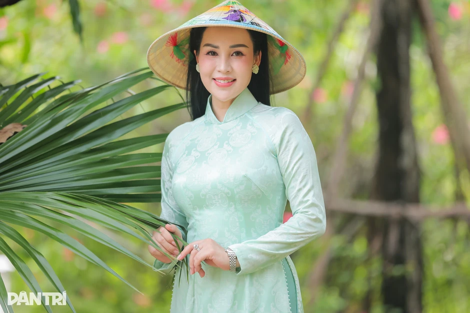 Ca sĩ Khánh Ly hé lộ về chồng đại gia, cuộc sống ở nhà vườn 25.000m2