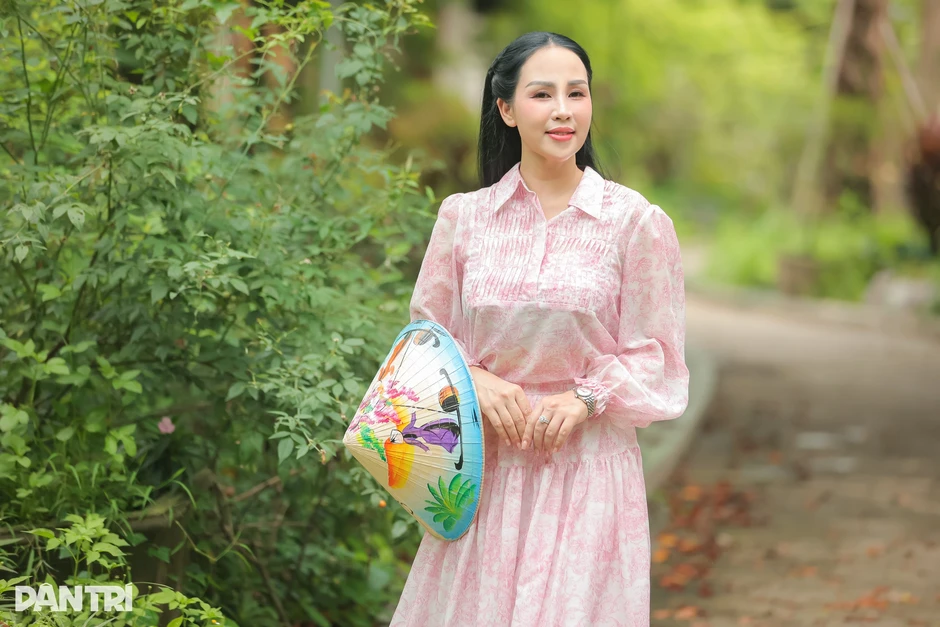 Ca sĩ Khánh Ly hé lộ về chồng đại gia, cuộc sống ở nhà vườn 25.000m2