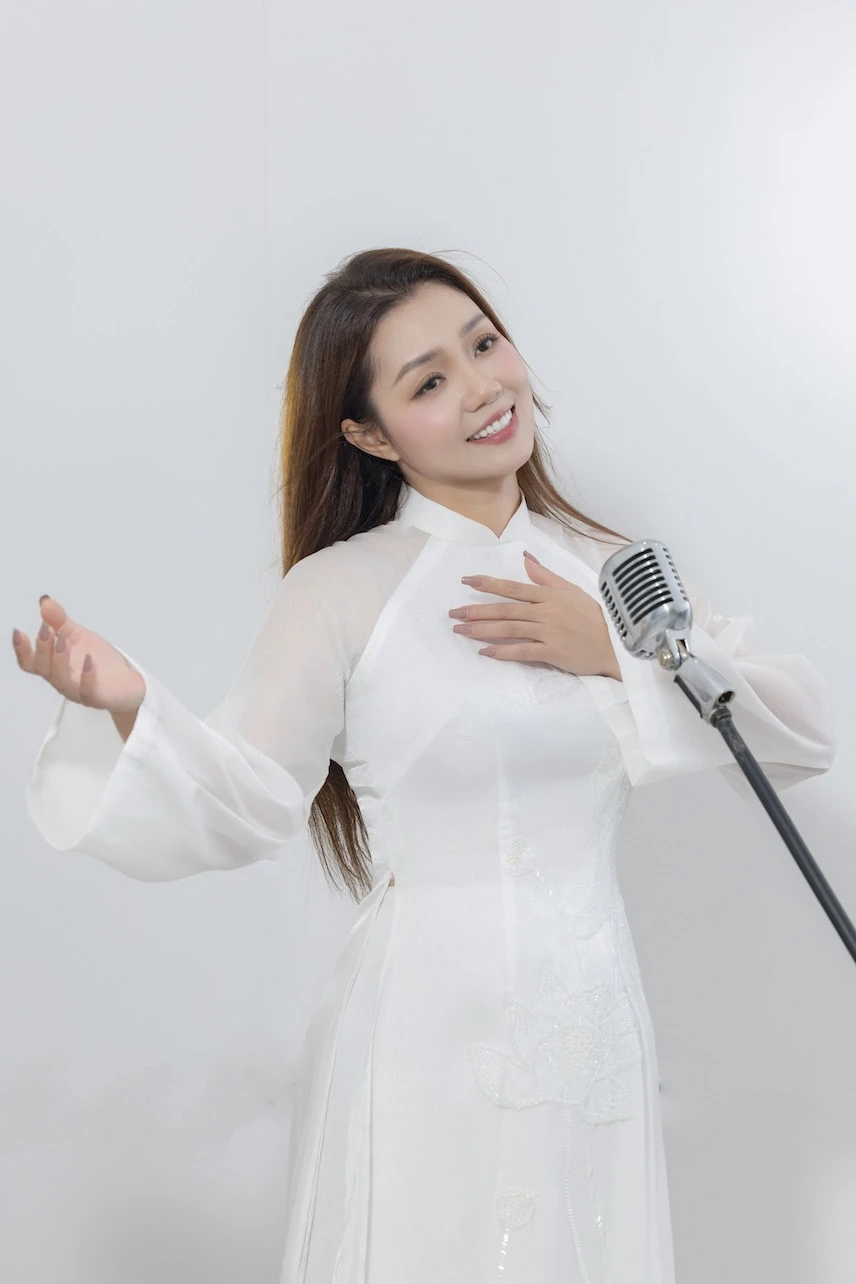 Ca sĩ Nguyễn Ngọc Anh gây bất ngờ với món quà vào đúng 'Ngày của mẹ' Ca sĩ Nguyễn Ngọc Anh gây bất ngờ với món quà vào đúng 'Ngày của mẹ'
