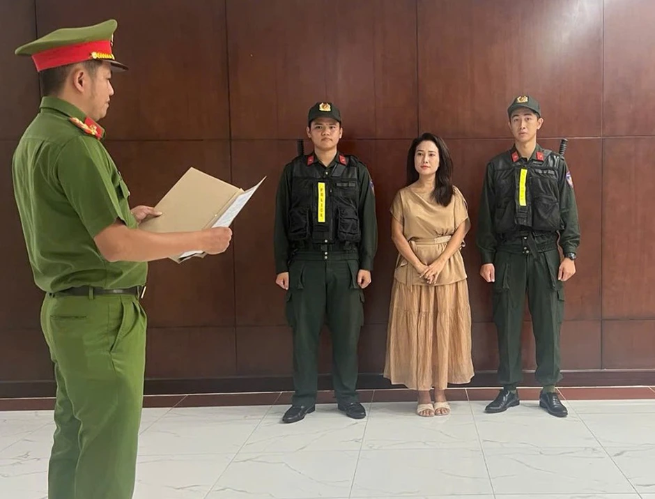 Ca sĩ Phương Diễm Huyền vừa bị khởi tố là ai? Ca sĩ Phương Diễm Huyền vừa bị khởi tố là ai?
