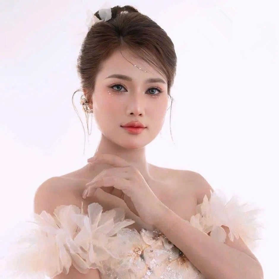 Ca sĩ Phương Diễm Huyền vừa bị khởi tố là ai? Ca sĩ Phương Diễm Huyền vừa bị khởi tố là ai?