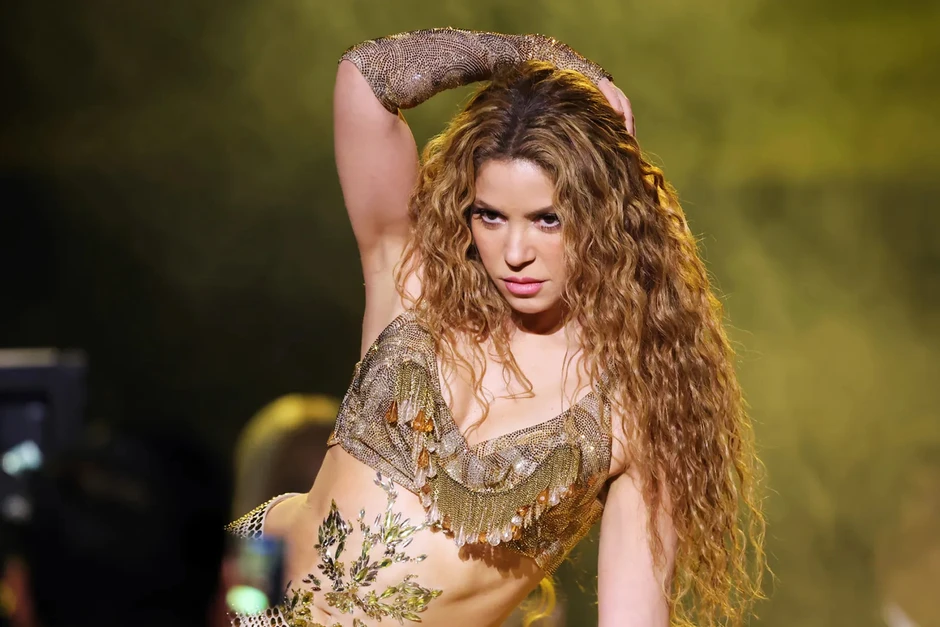 Ca sĩ Shakira lên tiếng vụ công nhân tử vong khi lắp sân khấu ở bãi biển