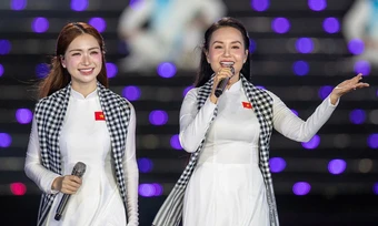 Cẩm Ly, Hòa Minzy hát 'Người Việt mình thương nhau' ở concert