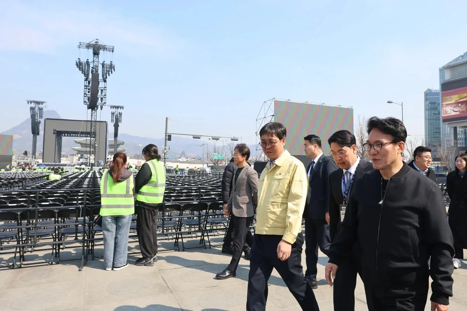 Cập nhật concert miễn phí của BTS tại Quảng trường Gwanghwamun Cập nhật concert miễn phí của BTS tại Quảng trường Gwanghwamun