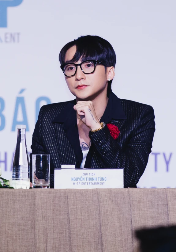 Chi Pu thẳng thắn khi bị so sánh với Sơn Tùng quản lý talent: “Đây là công ty nói được làm được” Chi Pu thẳng thắn khi bị so sánh với Sơn Tùng quản lý talent: “Đây là công ty nói được làm được”
