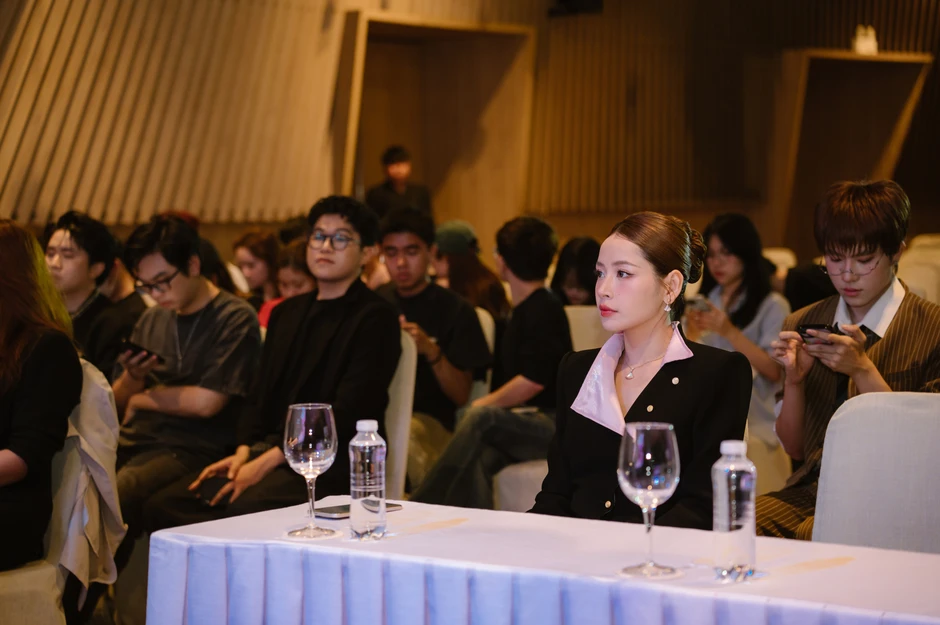 Chi Pu thẳng thắn khi bị so sánh với Sơn Tùng quản lý talent: “Đây là công ty nói được làm được” Chi Pu thẳng thắn khi bị so sánh với Sơn Tùng quản lý talent: “Đây là công ty nói được làm được”