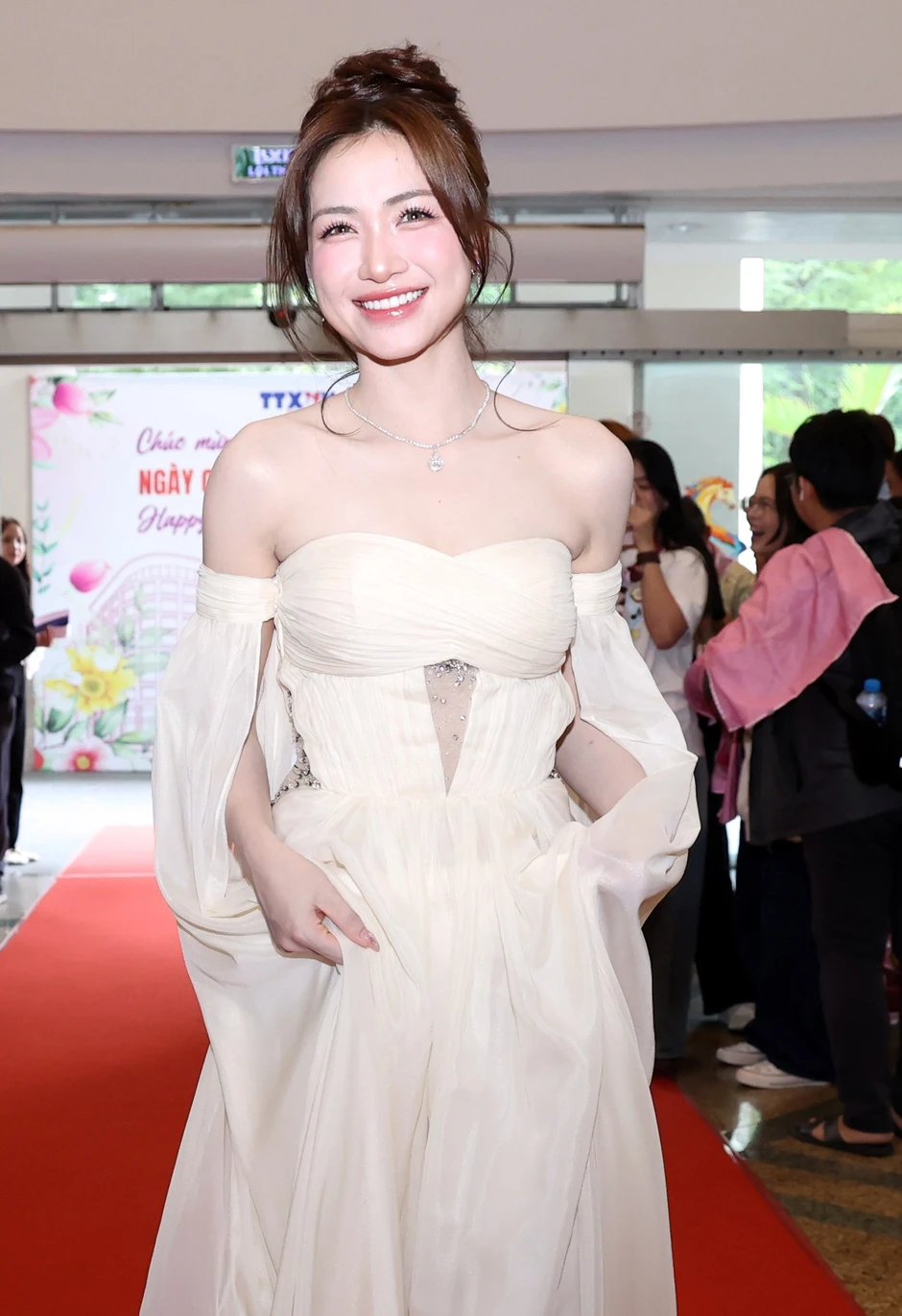 Công Vinh hiếm hoi xuất hiện