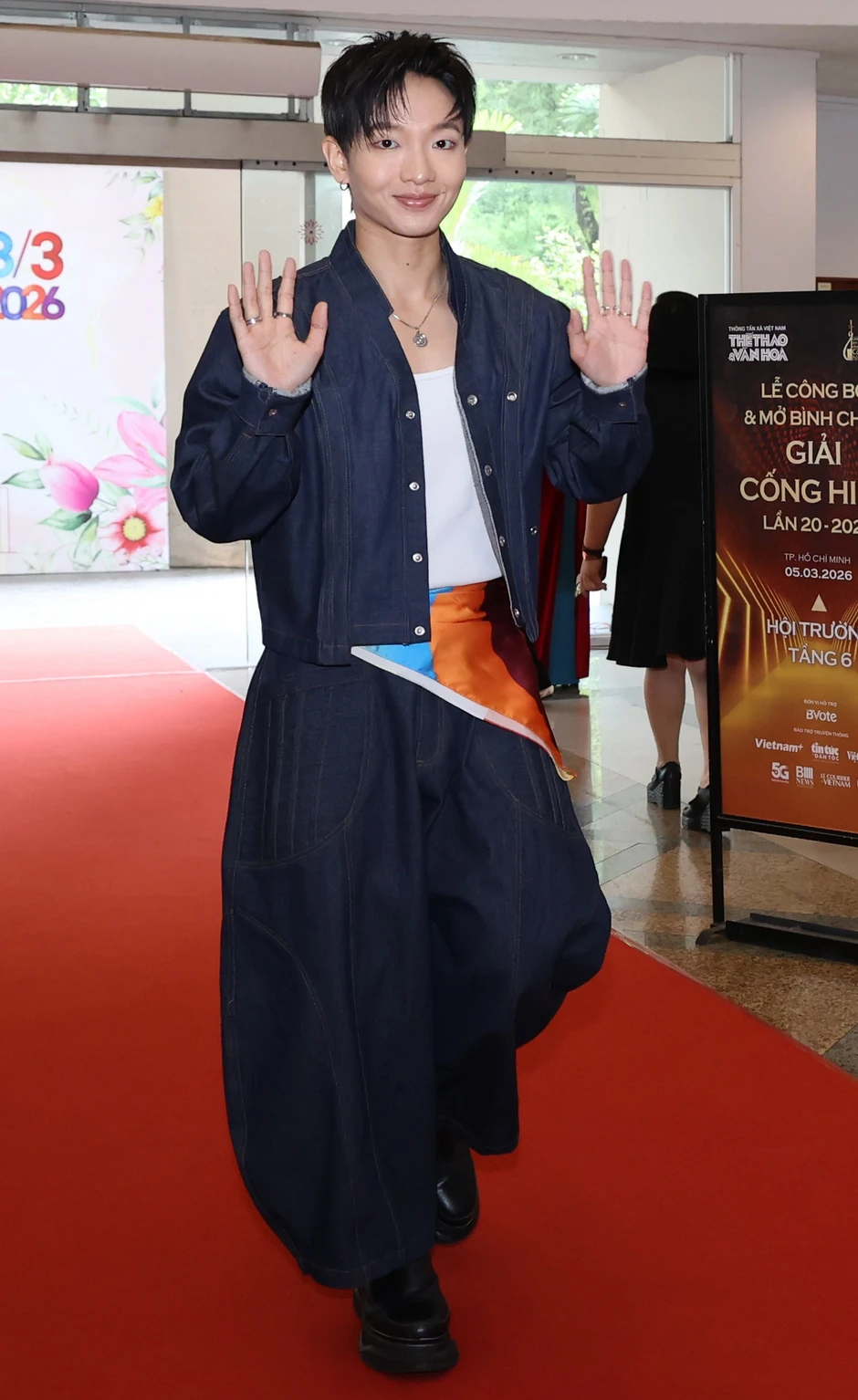 Công Vinh hiếm hoi xuất hiện