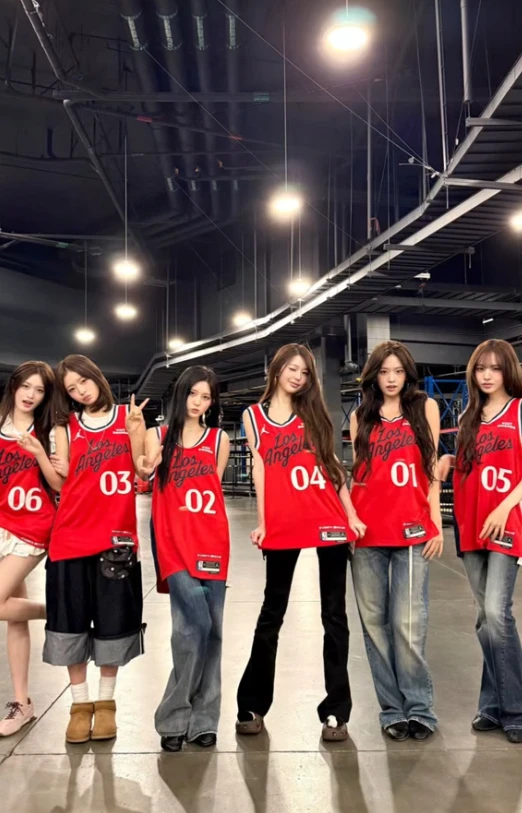Cuối cùng cũng có ngày "công chúa Kpop" kém sắc, bị mỹ nhân cùng nhóm giật sạch spotlight Cuối cùng cũng có ngày "công chúa Kpop" kém sắc, bị mỹ nhân cùng nhóm giật sạch spotlight