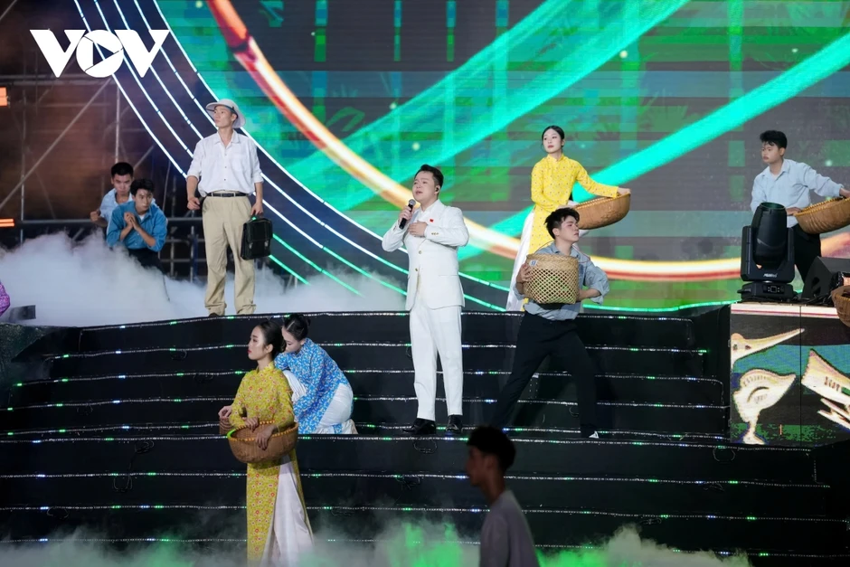 Dân ca Ví, Giặm tái hiện hành trình Bác Hồ tìm đường cứu nước tại concert quốc gia