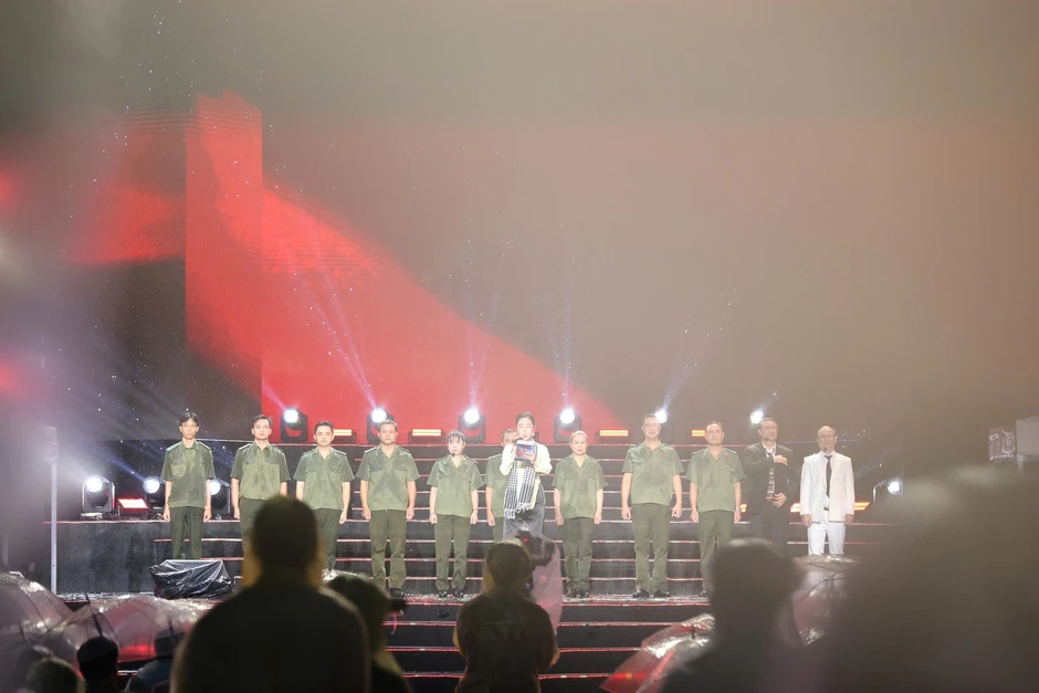 Dấu ấn đêm gala "Tổ quốc bình yên" Dấu ấn đêm gala "Tổ quốc bình yên"