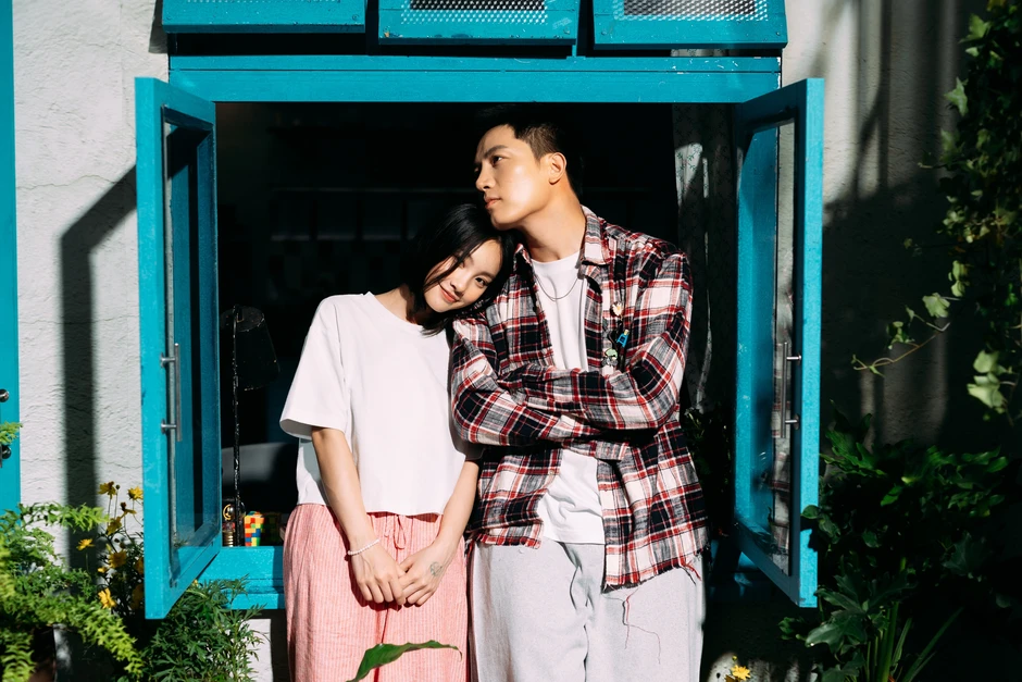 Diễn viên Thu Hà Ceri khác lạ khi sánh đôi cùng ca sĩ Anh Tú Diễn viên Thu Hà Ceri khác lạ khi sánh đôi cùng ca sĩ Anh Tú