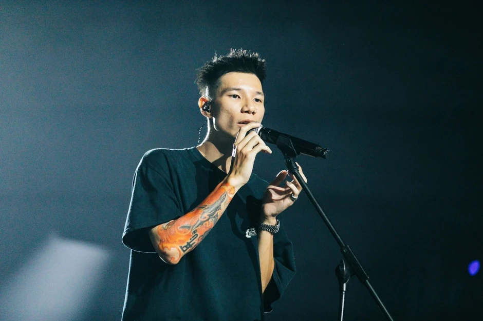 Diva hàng đầu Việt Nam so MCK như Justin Bieber Diva hàng đầu Việt Nam so MCK như Justin Bieber