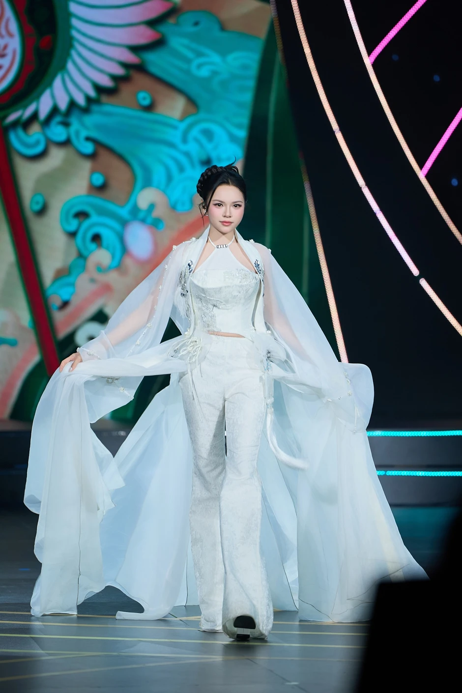 Diva Mỹ Linh khen thí sinh Sao Mai Đoàn Linh trên sóng VTV, nói thẳng: "Đừng làm chị thất vọng nhé" Diva Mỹ Linh khen thí sinh Sao Mai Đoàn Linh trên sóng VTV, nói thẳng: "Đừng làm chị thất vọng nhé"