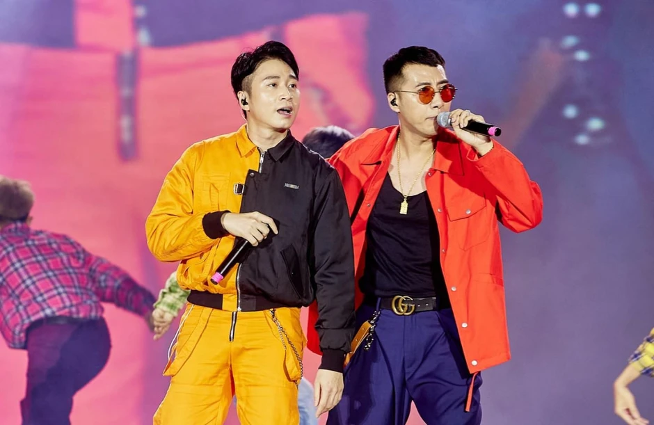 Đoạn clip 5 giây “tóm dính” 2 nghệ sĩ nổi tiếng, nhìn biểu cảm hiểu luôn vấn đề Đoạn clip 5 giây “tóm dính” 2 nghệ sĩ nổi tiếng, nhìn biểu cảm hiểu luôn vấn đề