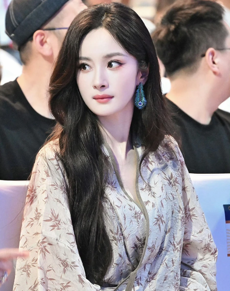 Dương Mịch sống sót qua 4 lần cấm sóng, đôi mắt là ngoại lệ quốc gia Dương Mịch sống sót qua 4 lần cấm sóng, đôi mắt là ngoại lệ quốc gia