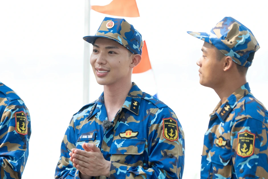 Erik gây tranh cãi vì tác phong ở Sao nhập ngũ, BTC nói "không có ngoại lệ" Erik gây tranh cãi vì tác phong ở Sao nhập ngũ, BTC nói "không có ngoại lệ"
