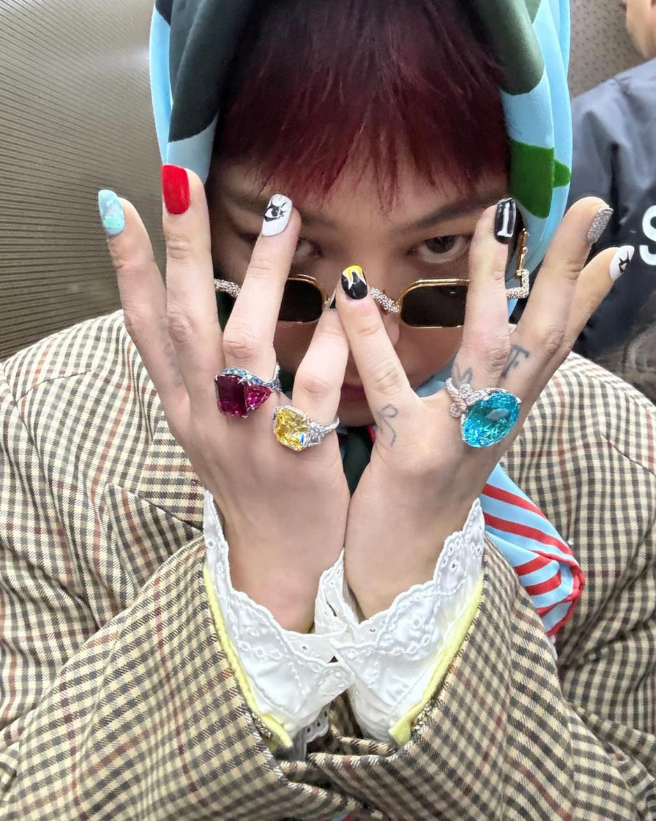 G-DRAGON đã tìm lại được 210 tỷ rơi ở Coachella: Nhìn "anh Long" nhảy là biết G-DRAGON đã tìm lại được 210 tỷ rơi ở Coachella: Nhìn "anh Long" nhảy là biết