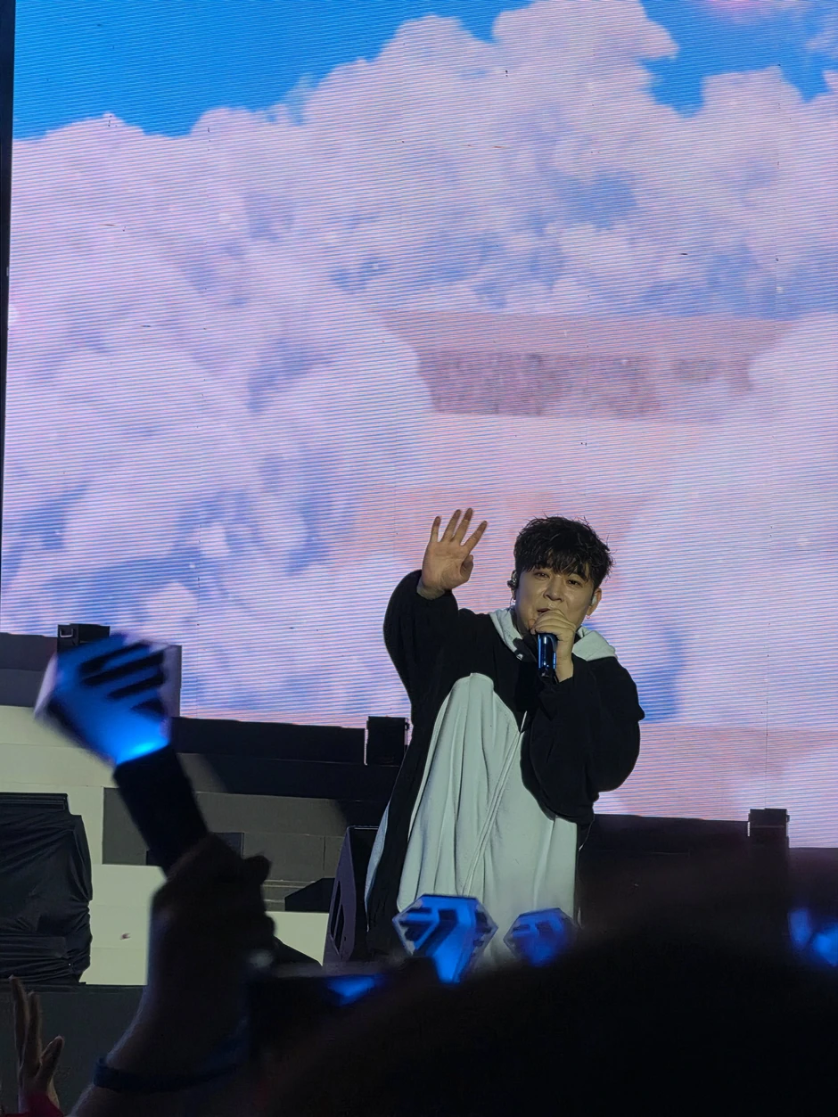Galaxy S26 Ultra lưu giữ concert 20 năm của Super Junior tại TP.HCM