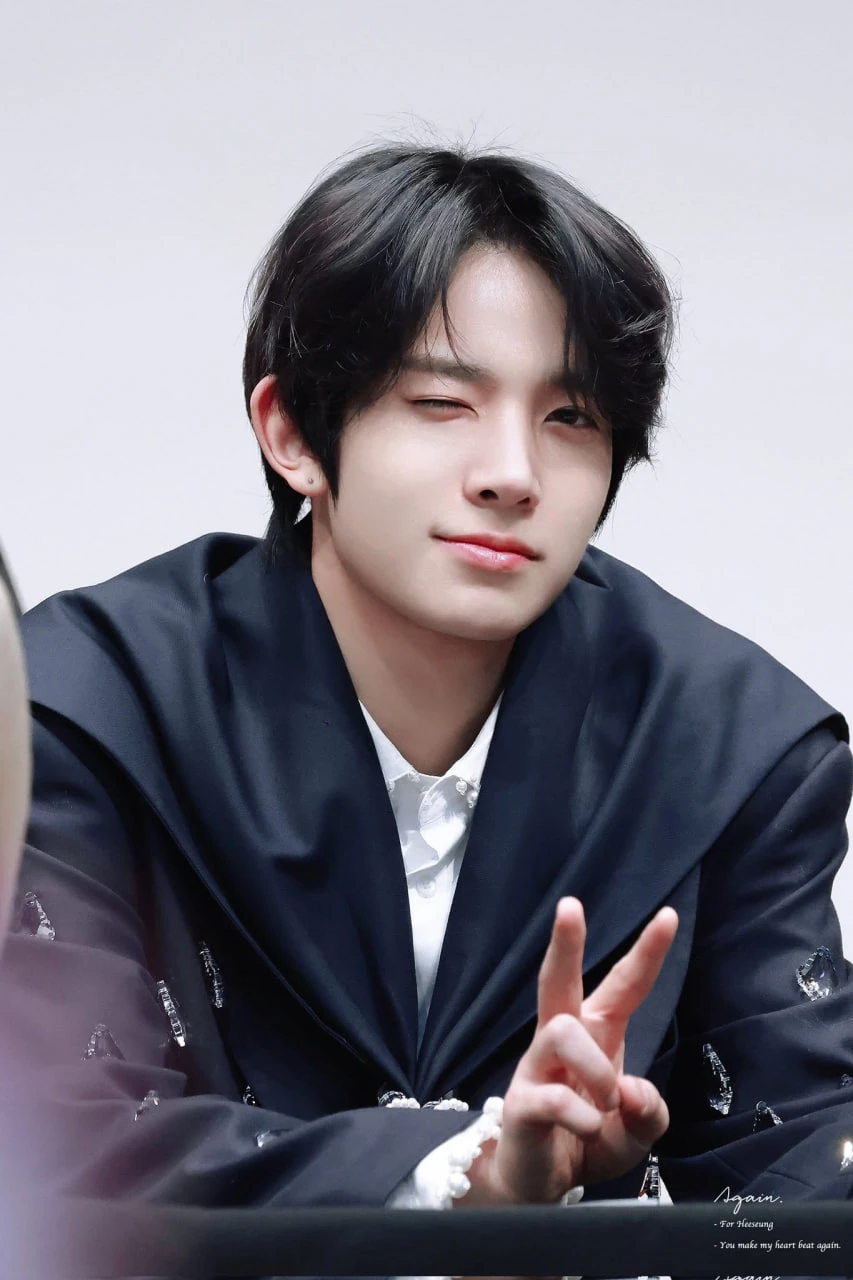 Heeseung (ENHYPEN) rời nhóm Heeseung (ENHYPEN) rời nhóm